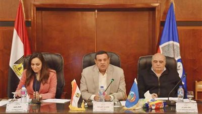 مبادرة 2 كفاية.. محافظ البحيرة يؤكد أهمية الحد من الزيادة السكانية