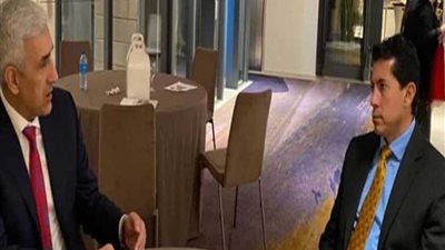 أشرف صبحي يبحث مع نظيره العراقي التعاون المشترك