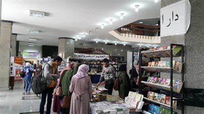 بمشاركة ١٧ دور نشر.. معرض للكتاب بجامعة حلوان