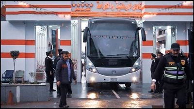 عاجل.. لاعبو الزمالك يغادرون حافلة الفريق ويعودون إلى منازلهم