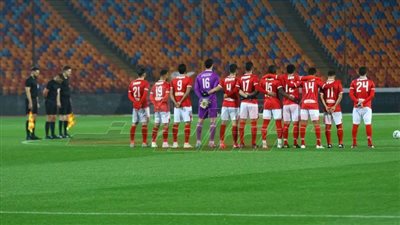 حكم القمة يطلق صافرة نهاية المباراة باعتبار الزمالك منسحبًا