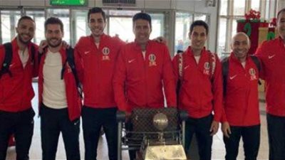 طارق مؤمن يحمل علم مصر بحفل افتتاح بطولة العالم للإسكواش