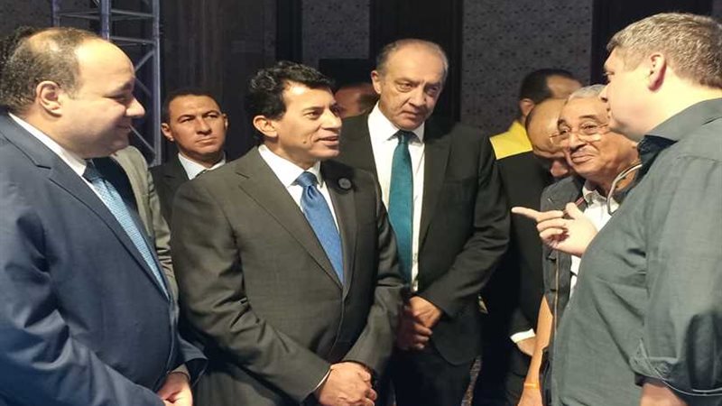 أشرف صبحي يحضر نهائي