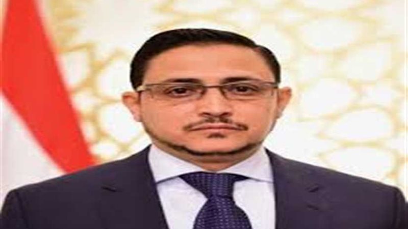 دبلوماسي يمني يحذر