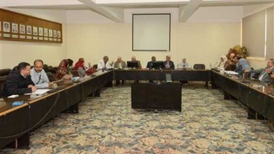 جامعة أسيوط تستعرض استعداد المستشفيات الجامعية للأنفلونزا الموسمية