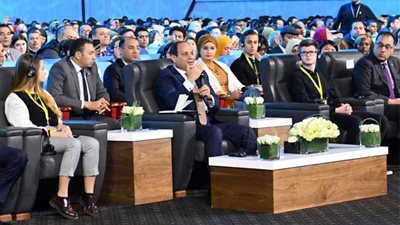 الرئيس السيسى: مصر نجت من مصير صعب بسبب تماسك جيشها ووحدته