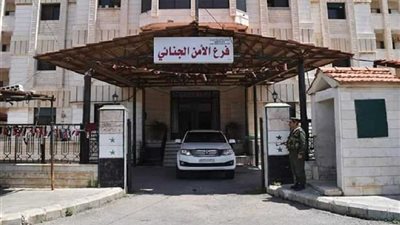 دمشق تضبط شبكة لتهريب السيارات والعملة السورية إلى لبنان