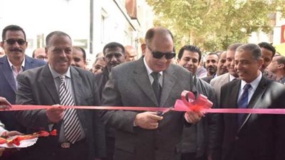 محافظ أسيوط يفتتح معرض 