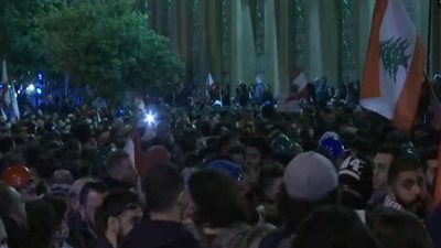تواصل الاحتجاجات وسط بيروت (فيديو)