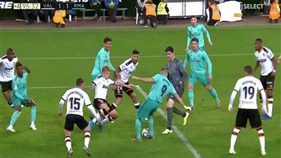 ريال مدريد ينجو من الهزيمة أمام فالنسيا فى الوقت القاتل