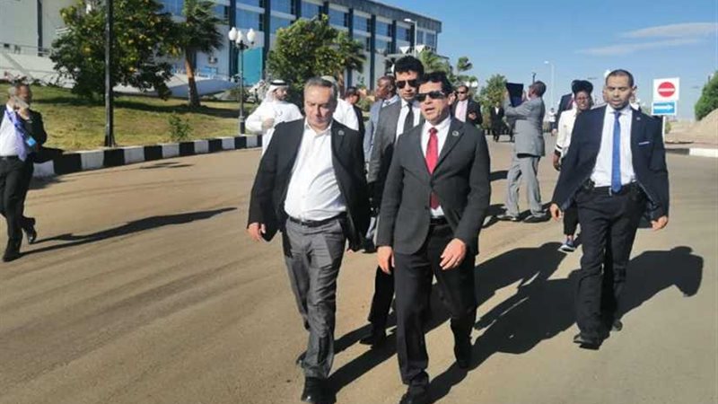 على هامش المشاركة