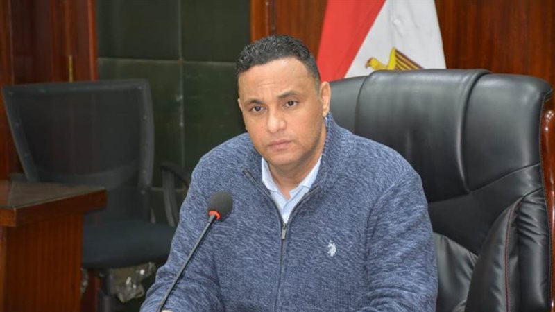 الدكتور أيمن مختار