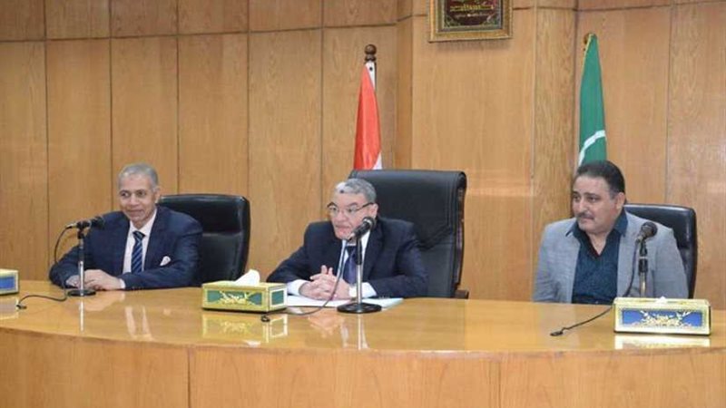 محافظ المنيا يكرم