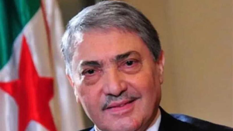 علي بن فليس يعتزل