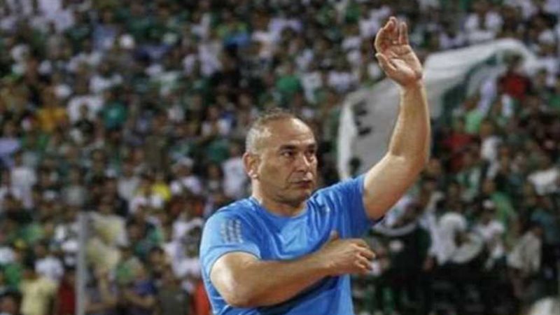 طرد إبراهيم حسن في