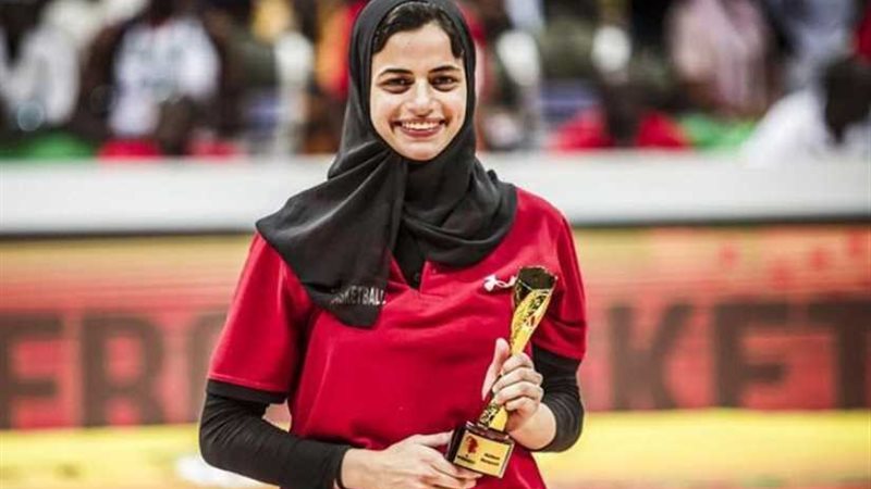 ثريا محمد: سعيدة