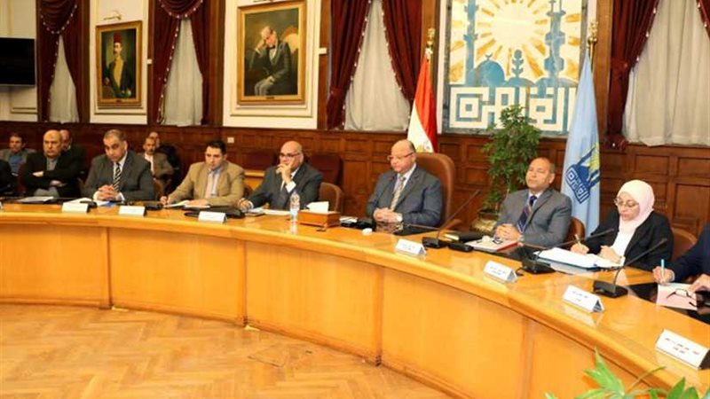 محافظ القاهرة يطالب