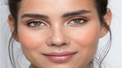 دراسة: أصحاب الحواجب الكثيفة يتسمون بالنرجسية