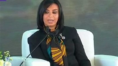 مشاركون بجلسة المرأة والحق في التنمية : جيل الشباب سيحقق المساواة بين الرجل والمرأة