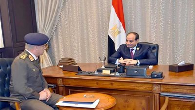 عاجل .. الرئيس السيسي يستقبل القائد العام للقوات المسلحة