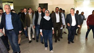 وزيرة الصحة توجه بتحويل مبنى العيادات الخارجية القديم لمركز طب أسرة وعيادتين ومركز للرمد