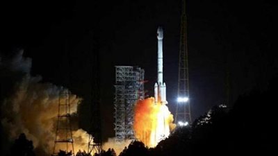 الصين تطلق قمرين صناعيين ضمن نظام 