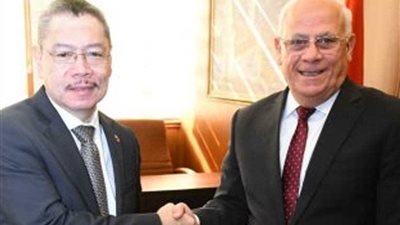 سفير بنما بالقاهرة يشيد بالتقدم الصناعي والاستثماري بمحافظة بورسعيد