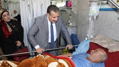 بجولته بتلا.. محافظ المنوفية يوجه بإزالة التعديات وتطوير المستشفى