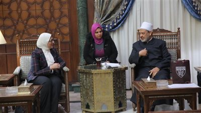 شيخ الأزهر يلتقي عميد الدراسات العليا بطب هارفارد