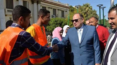 محافظ أسيوط يعلن إطلاق حملة زرع 1000 شتلة مثمرة بالتعاون مع المصريين الأحرار