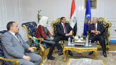 محافظ البحيرة يستقبل السفير الإندونيسي في إطار فعاليات اليوم الثقافي