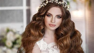 الرموش الكثيفة والألوان الدافئة موضة مكياج عرائس شتاء 2020