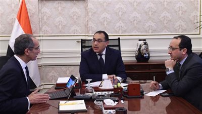 رئيس الوزراء يؤكد الدور الحيوى لوزارة الاتصالات 