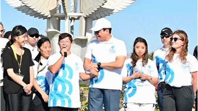 موجز الرابعة.. الرئيس السيسي يلتقى شباب العالم ويشاركهم في فاعليات ماراثون السلام بشرم الشيخ