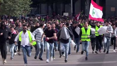الأمن اللبناني: 25 مصابًا من قوات مكافحة الشغب جراء اشتباكات بيروت