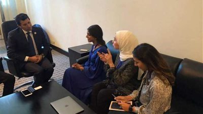 وزير الشباب والرياضة يلتقي وفد مركز الشباب العربي الإماراتي