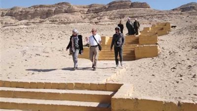 وفد كوري يزور منطقة آثار بني حسن بالمنيا