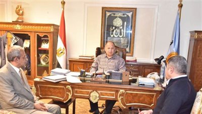 محافظ أسيوط يوجه بتنظيم دورات تدريبية للقيادات 