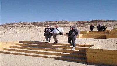 وفد سياحي كوري يبدي إعجابه بالحضارة الفرعونية القديمة