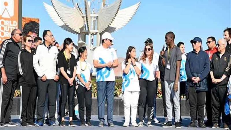 الرئيس السيسى يعبر