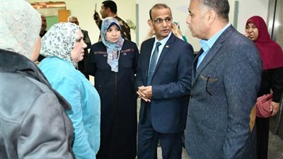 رئيس جامعة القناة تتفقد المستشفى الجامعي