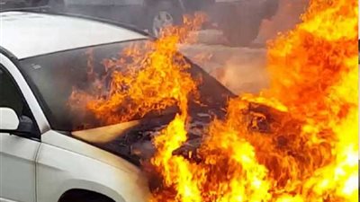محاسب يشعل النيران في سيارة شقيق طليقته بالمقطم
