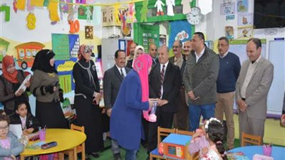 محافظ الدقهلية يتفقد مدرستين بـ