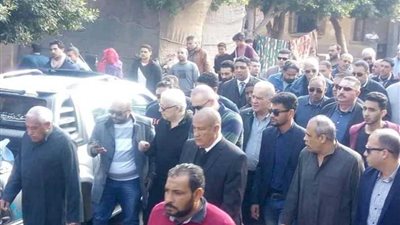 تشييع جثمان شقيقة 