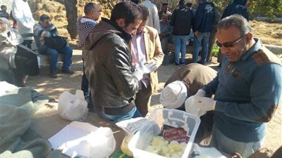 قافلة جامعة القناة لقرية الرياح تعالج ٤٨٧ حاله بيطرية