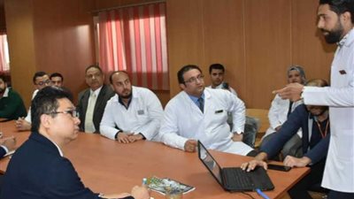 وفد هيئة التعاون الدولي في زيارة لمستشفى التأمين الصحي ببنها