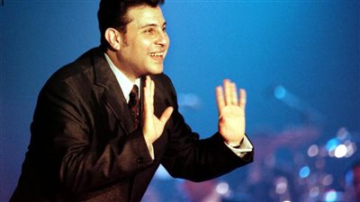 فنانة لبنانية توجه رسالة إلى هاني شاكر.. ما علاقة بنت الجيران؟