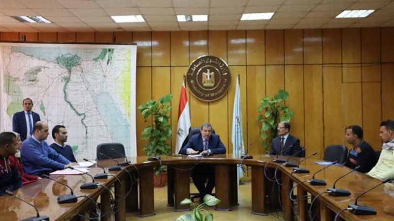 سعفان يسلم 18 عاملا