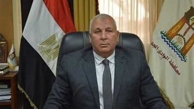 محافظ الوادي الجديد يترأس لجنة اختيار القيادات التعليمية