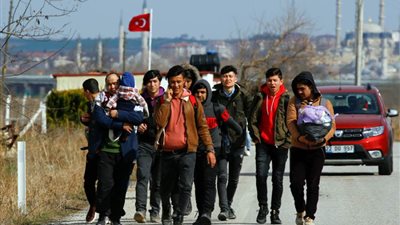 بلغاريا تنوي إرسال ألف عسكري إلى الحدود مع تركيا لمنع تدفق المهاجرين